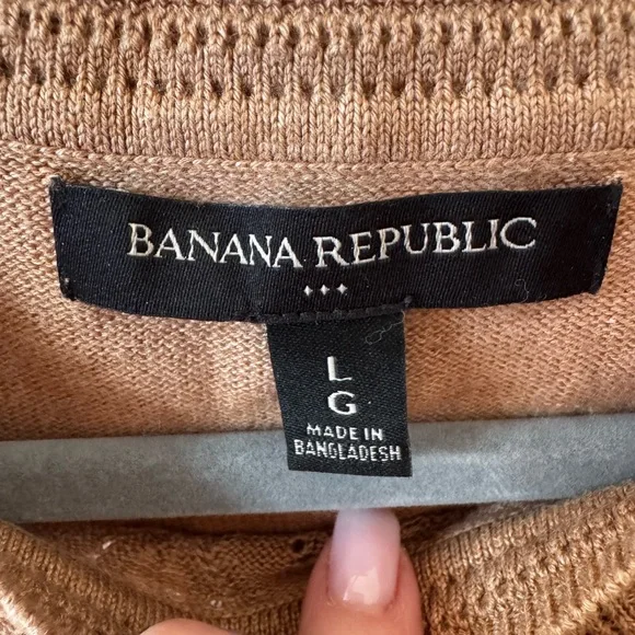 Neutral Tone Tops - Picture 8 of 9